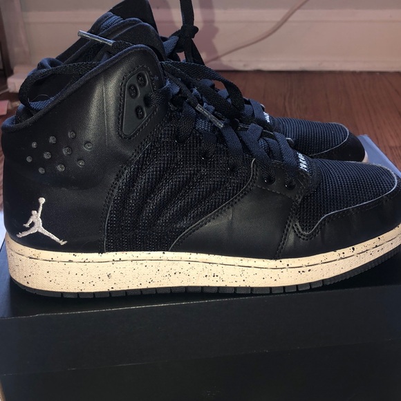 Jordan Shoes - Black high top Jordans